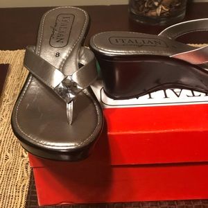 Italian Shoemakers - Thong Style Sandal